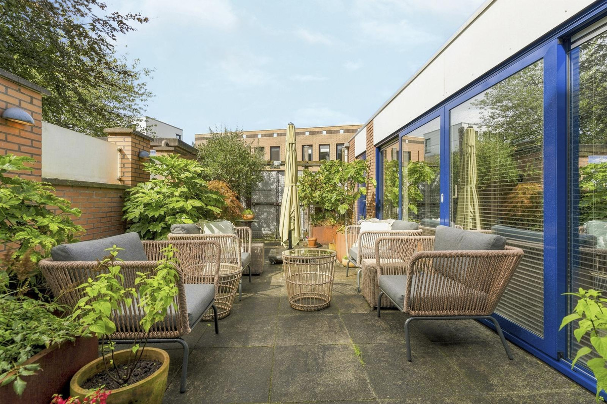 Tussenwoning te koop: Grace Kellystraat 13, Almere