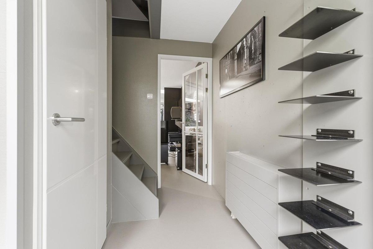 Tussenwoning te koop: Grace Kellystraat 13, Almere