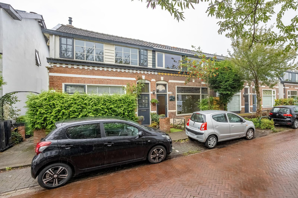 Tussenwoning te koop: Achtermeulenlaan 22, Bussum