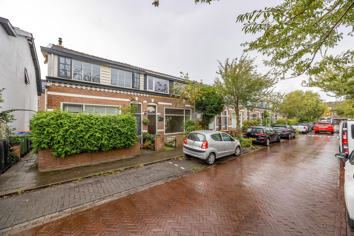 Tussenwoning te koop: Achtermeulenlaan 22, Bussum