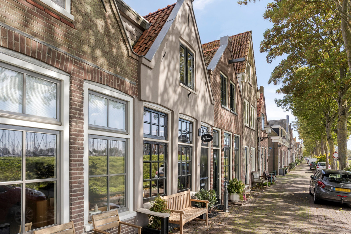 Tussenwoning te koop: Achter op 't Zand 24, Hoorn
