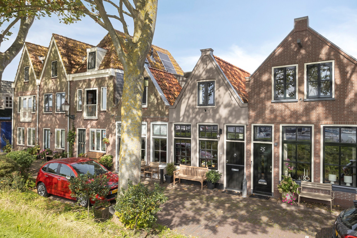Tussenwoning te koop: Achter op 't Zand 24, Hoorn