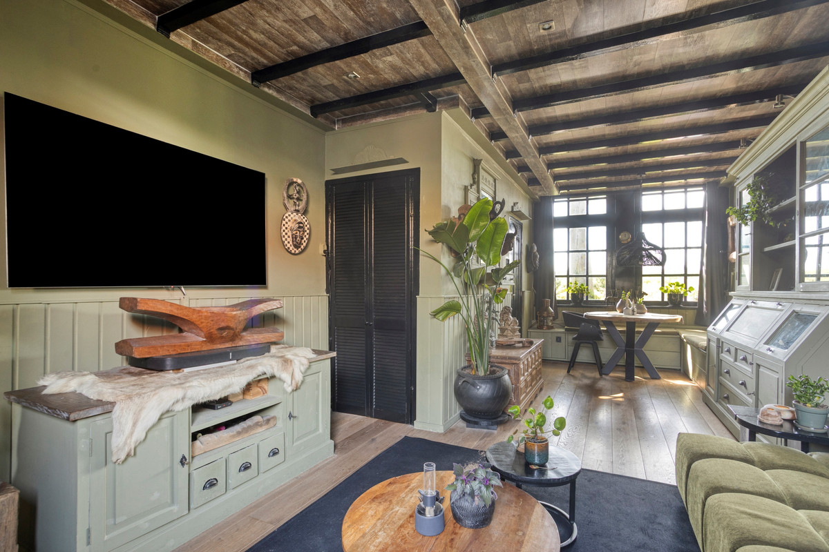 Tussenwoning te koop: Achter op 't Zand 24, Hoorn
