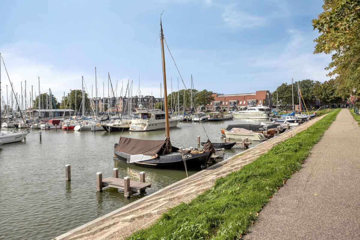 Tussenwoning te koop: Achter op 't Zand 24, Hoorn