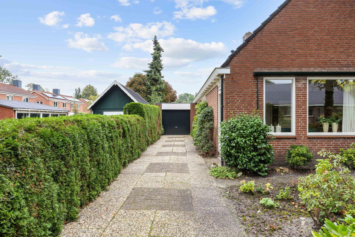 Vrijstaande woning te koop: Veenlaan 1, Slochteren