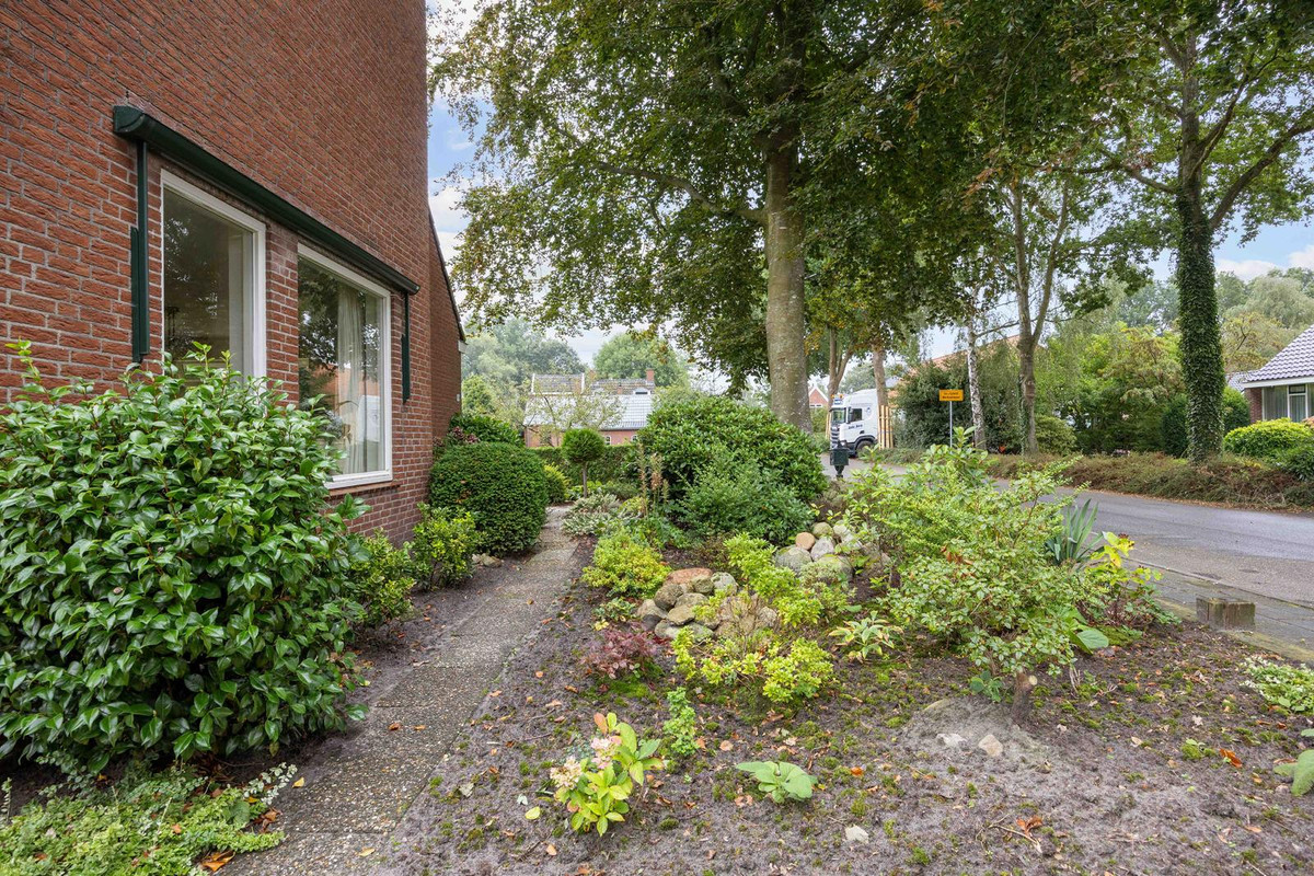Vrijstaande woning te koop: Veenlaan 1, Slochteren