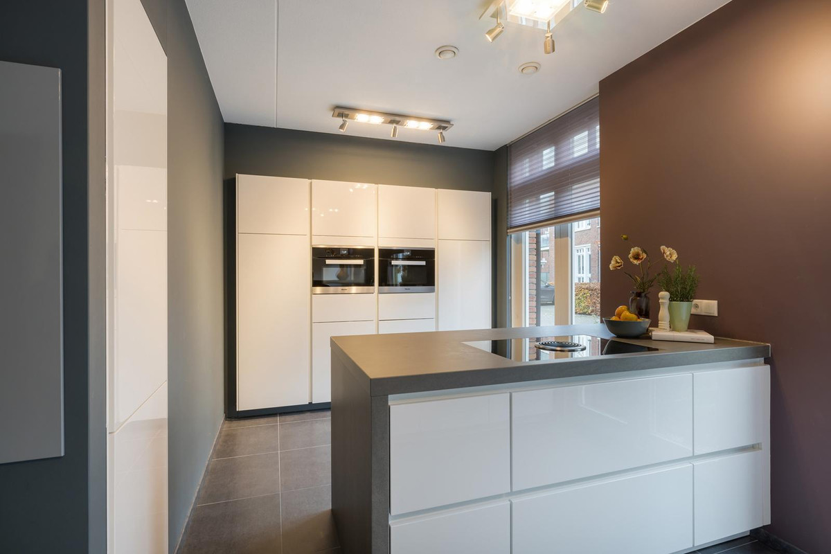 Hoekwoning te koop: De Weefstoel 32, Waalre