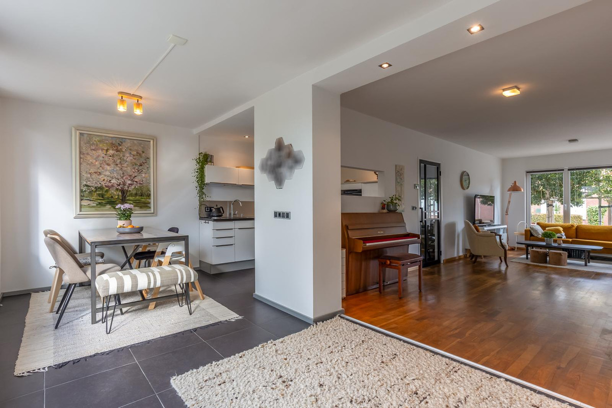 Twee-onder-één-kap te koop: Rooseveltstraat 73, Schimmert