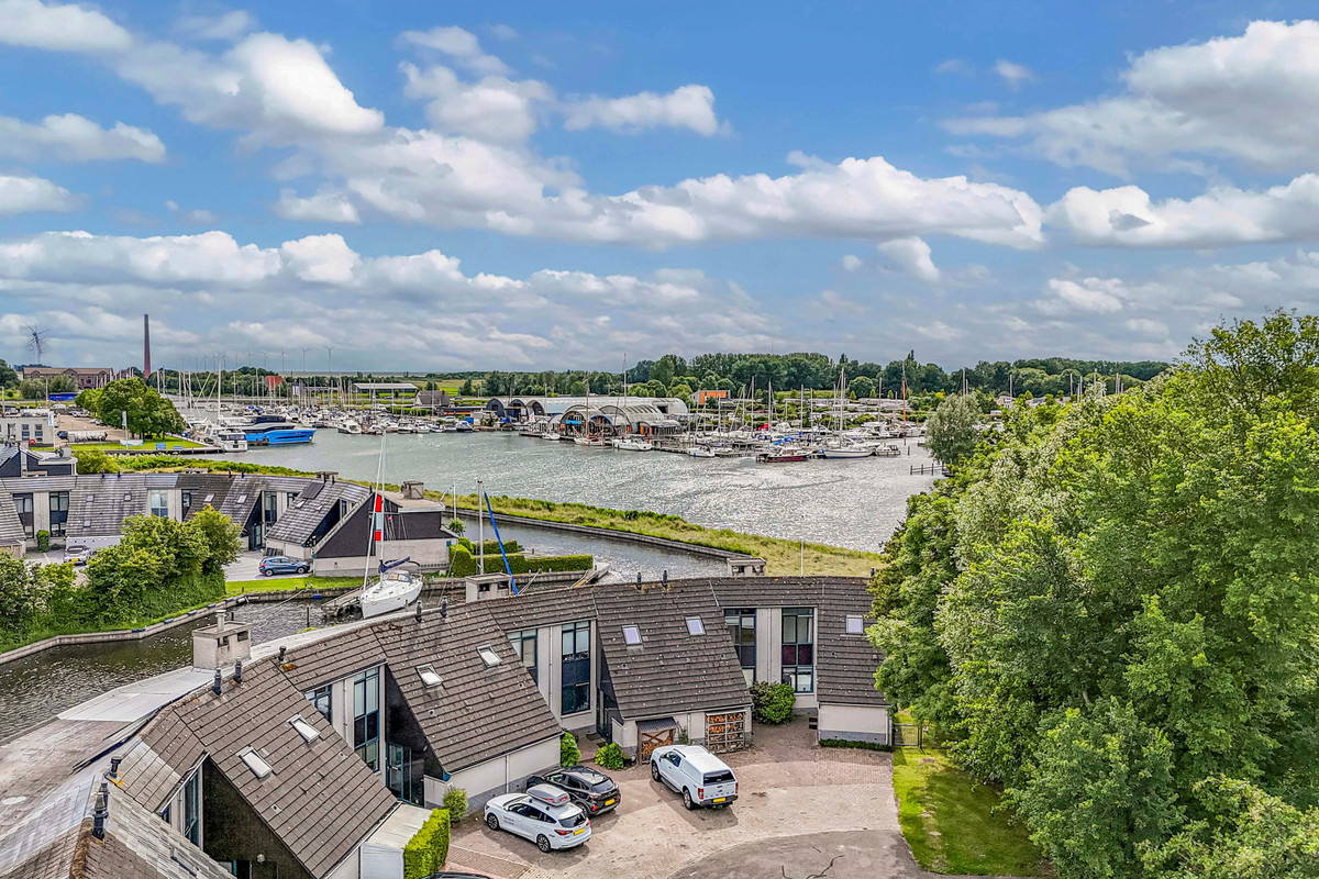 Hoekwoning te koop: Het Brekkense Wiel 230, Lemmer