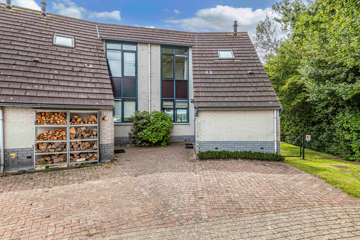 Hoekwoning te koop: Het Brekkense Wiel 230, Lemmer
