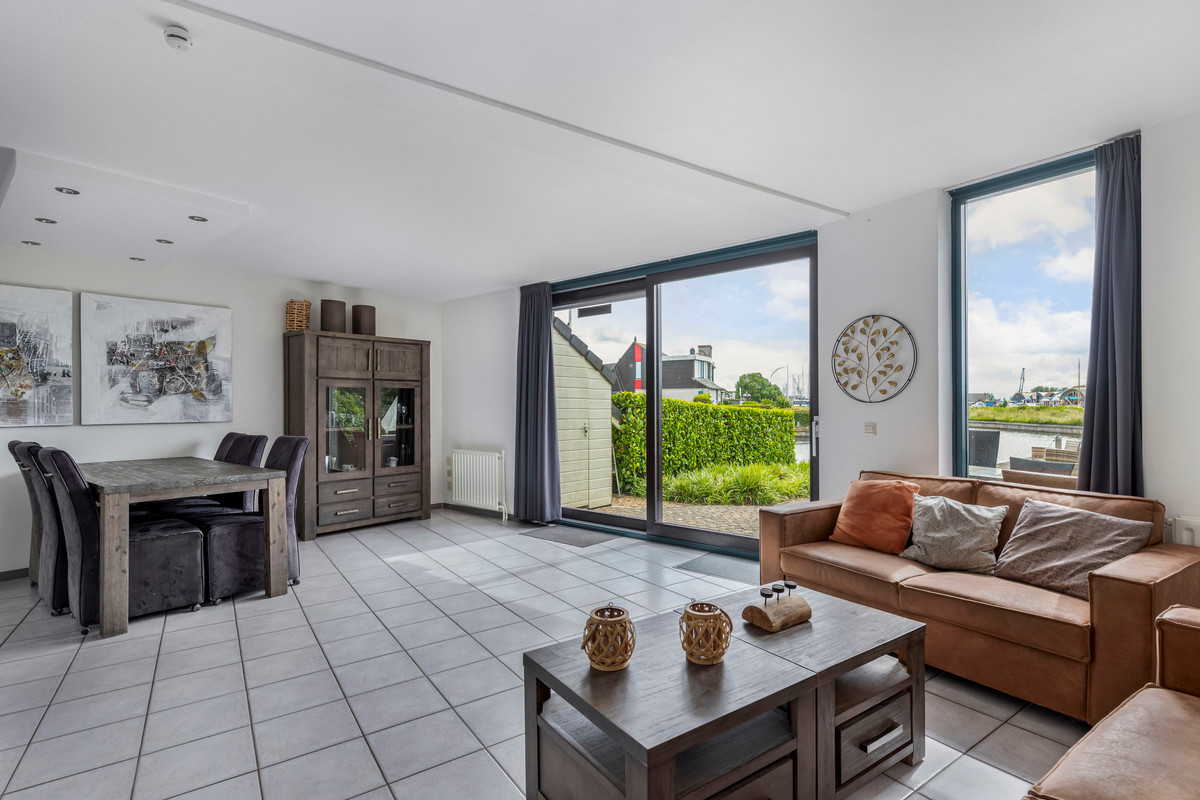 Hoekwoning te koop: Het Brekkense Wiel 230, Lemmer