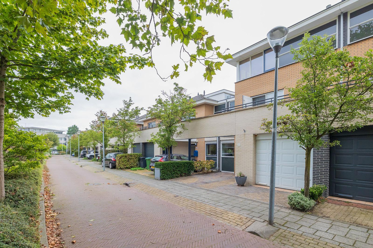 Tussenwoning te koop: Irisstraat 25, Haarlem