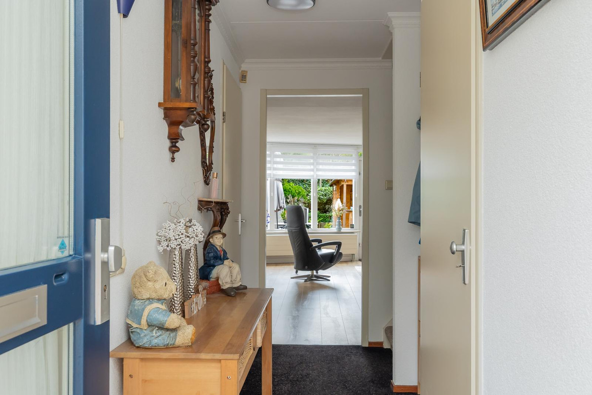 Tussenwoning te koop: Irisstraat 25, Haarlem