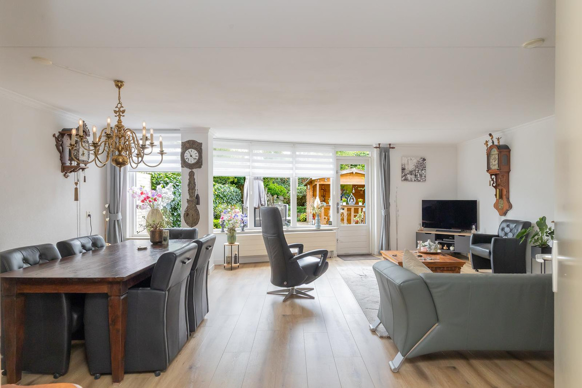 Tussenwoning te koop: Irisstraat 25, Haarlem