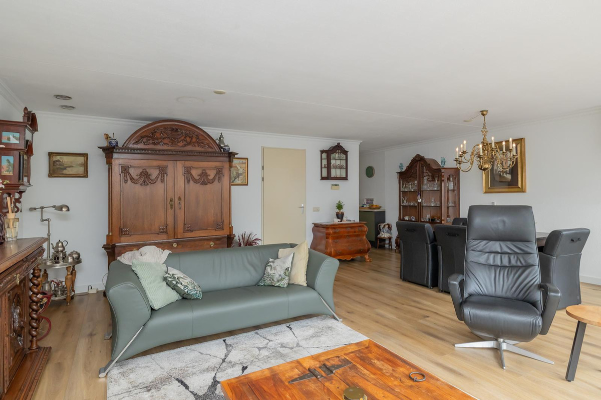 Tussenwoning te koop: Irisstraat 25, Haarlem