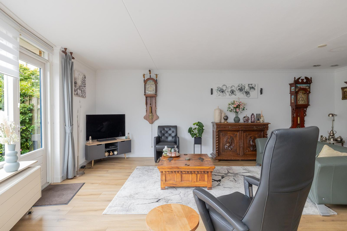 Tussenwoning te koop: Irisstraat 25, Haarlem