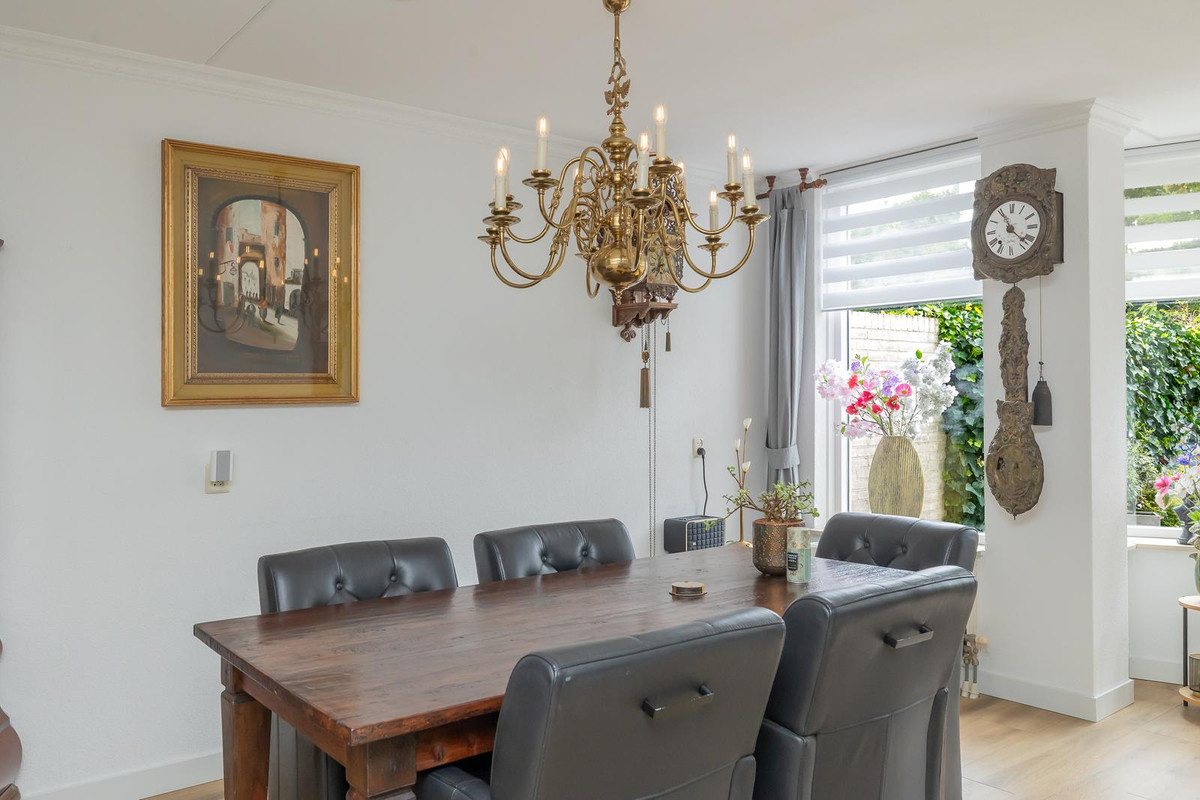 Tussenwoning te koop: Irisstraat 25, Haarlem