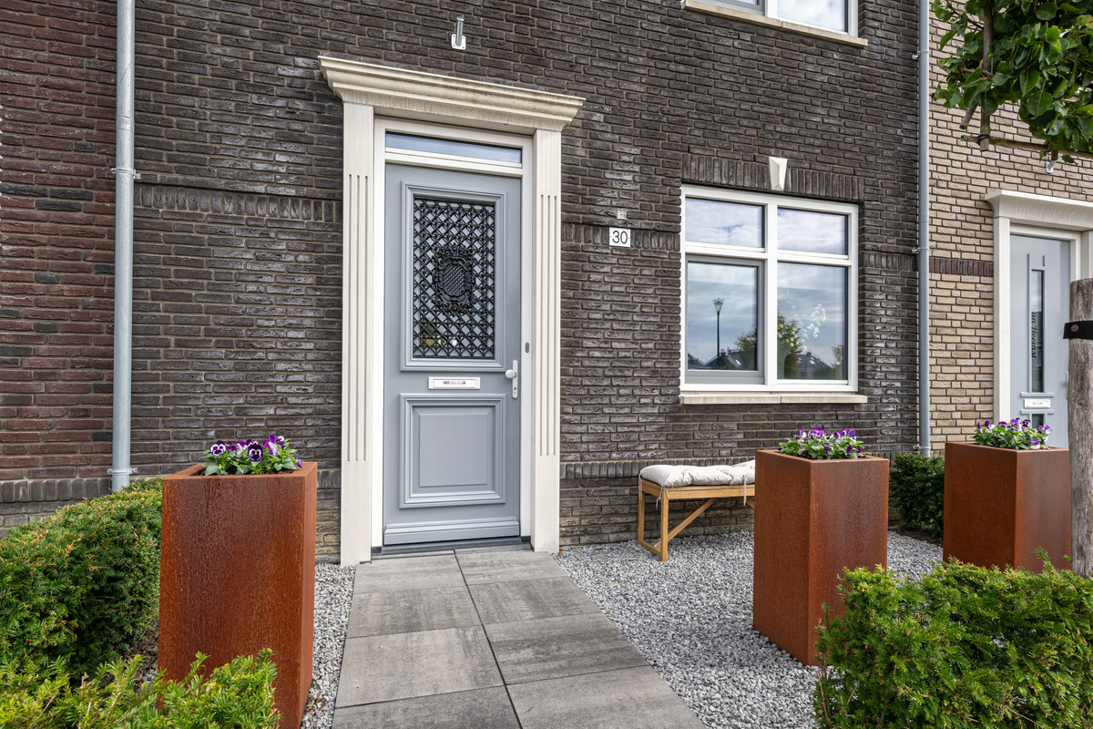 Tussenwoning te koop: Grondzeilerstraat 30, Oude-Tonge
