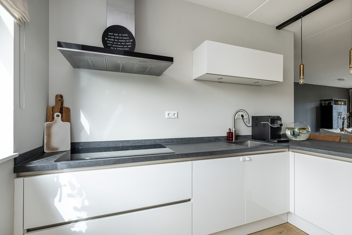 Tussenwoning te koop: Grondzeilerstraat 30, Oude-Tonge