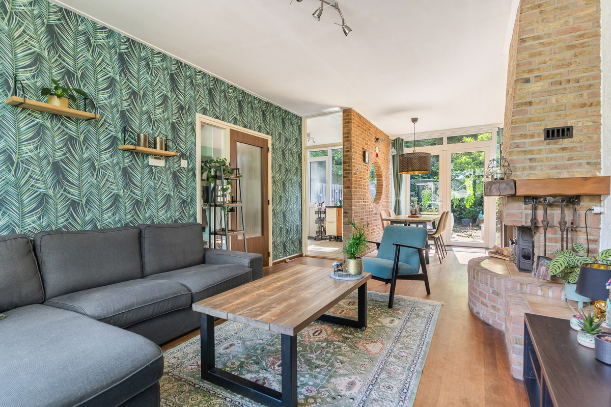 Tussenwoning te koop: Schakelweg 84, Hoogvliet Rotterdam