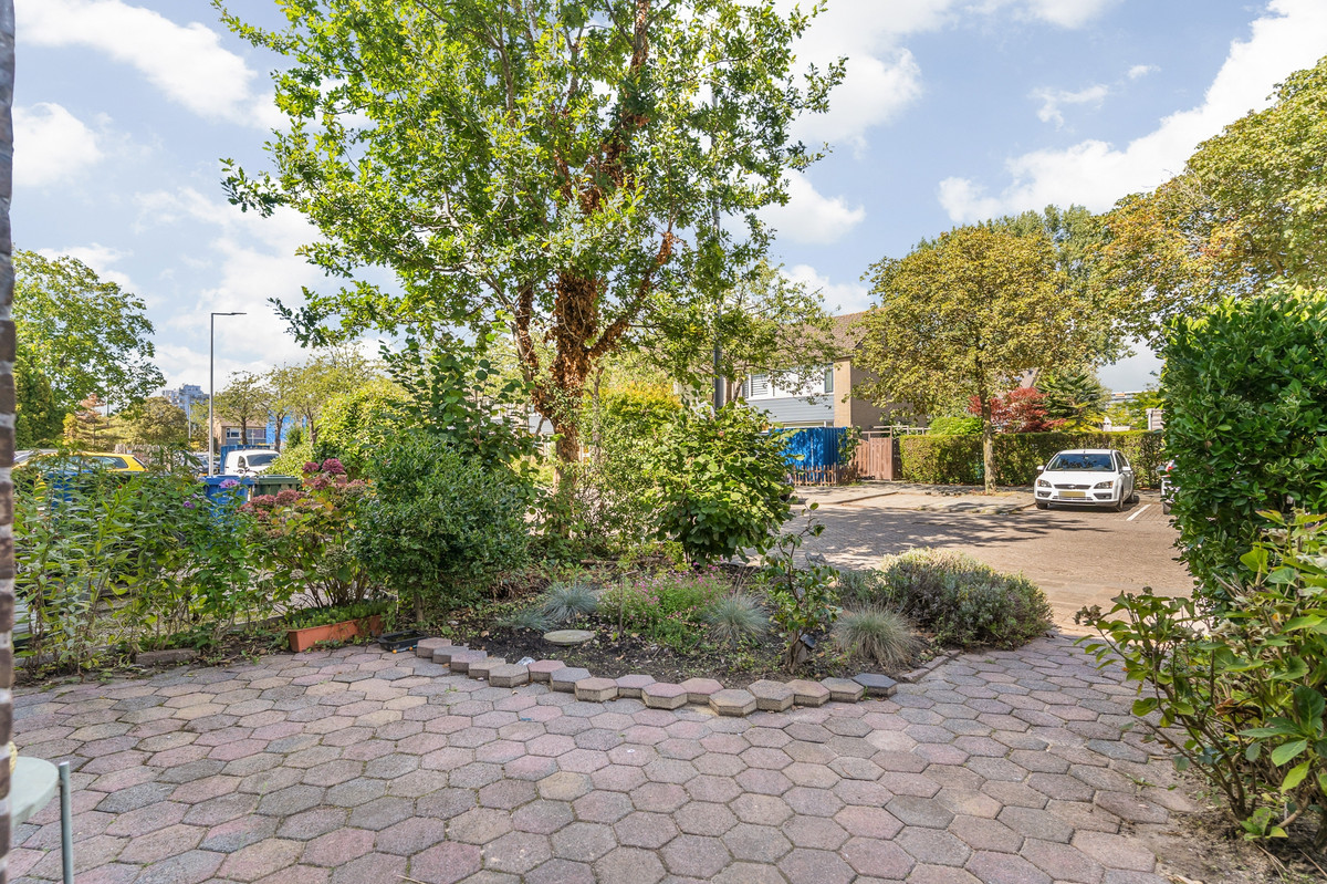 Tussenwoning te koop: Schakelweg 84, Hoogvliet Rotterdam