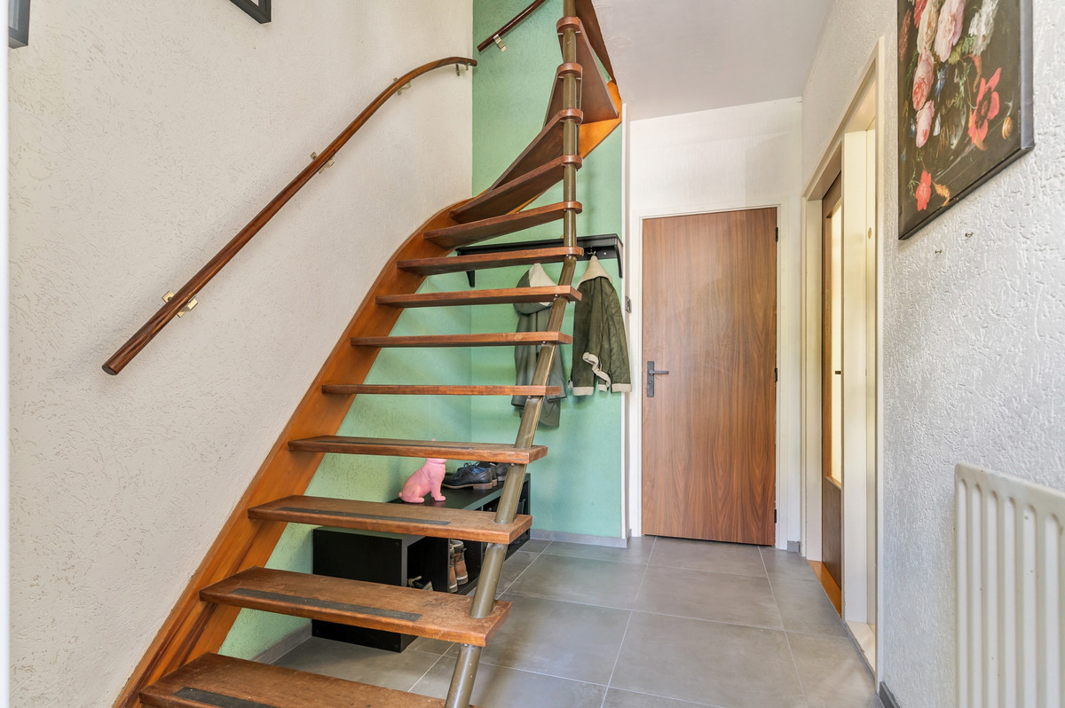 Tussenwoning te koop: Schakelweg 84, Hoogvliet Rotterdam