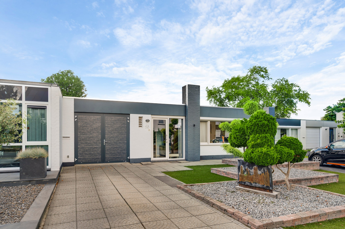 Tussenwoning te koop: Acaciastraat 58, Nederweert