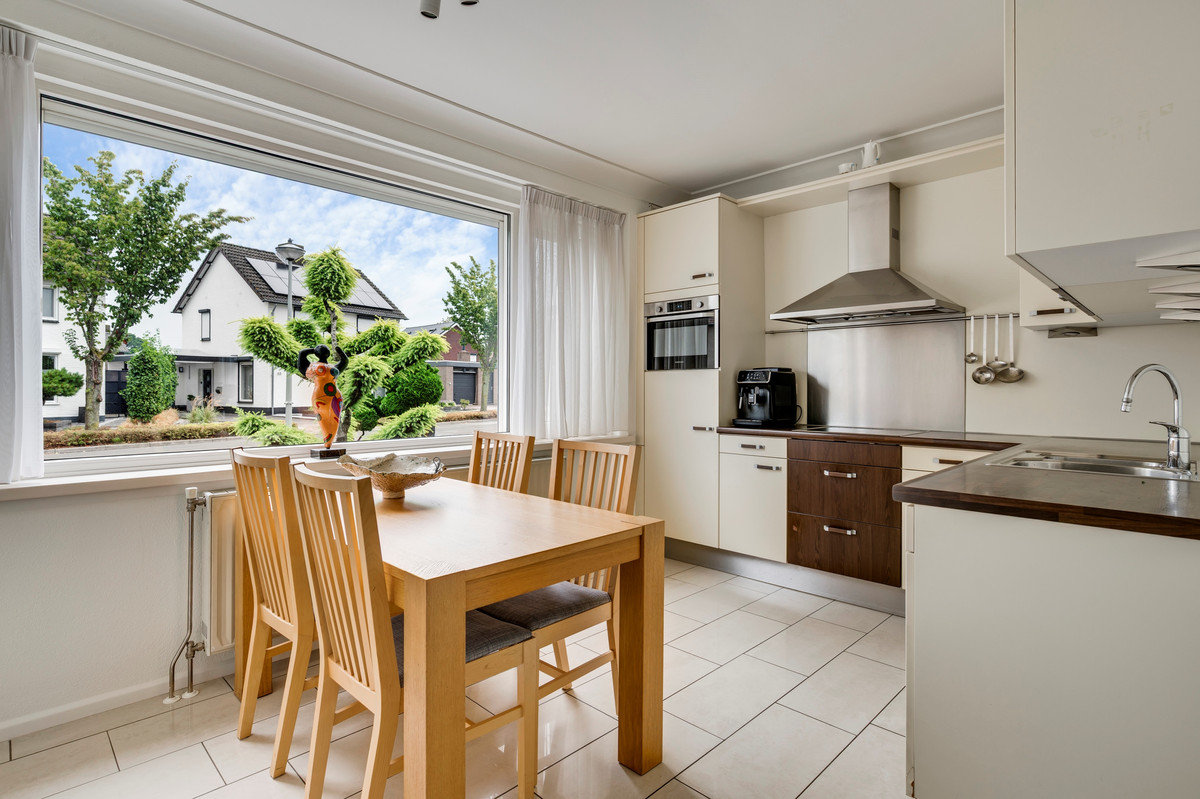 Tussenwoning te koop: Acaciastraat 58, Nederweert