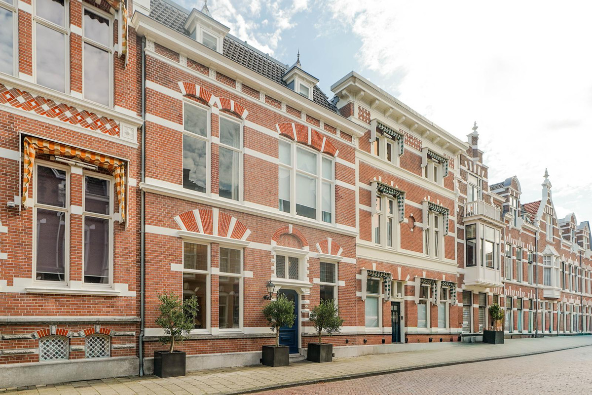 Tussenwoning te koop: Banstraat 4, 'S-Gravenhage