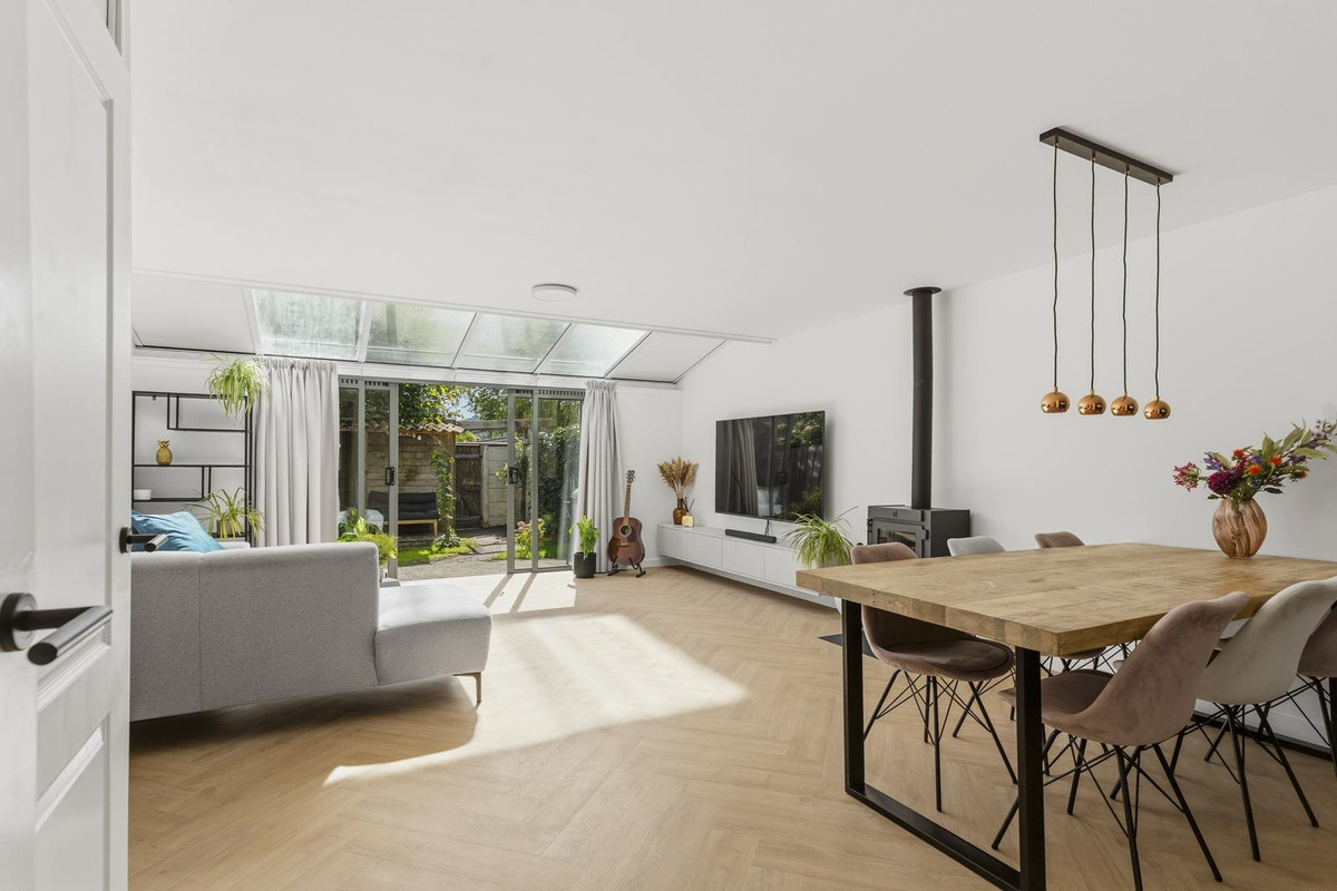 Hoekwoning te koop: Toccatastraat 35, Almere