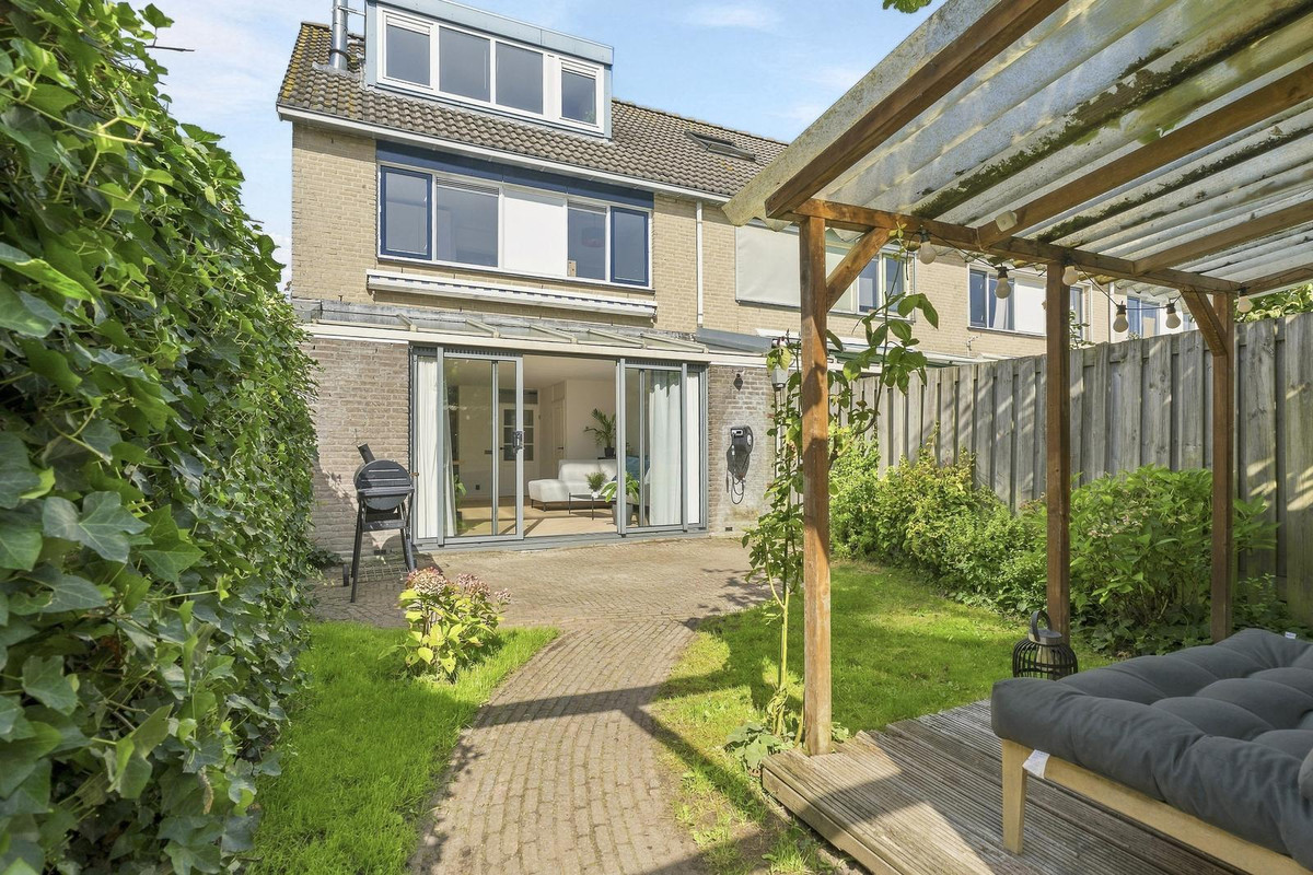 Hoekwoning te koop: Toccatastraat 35, Almere