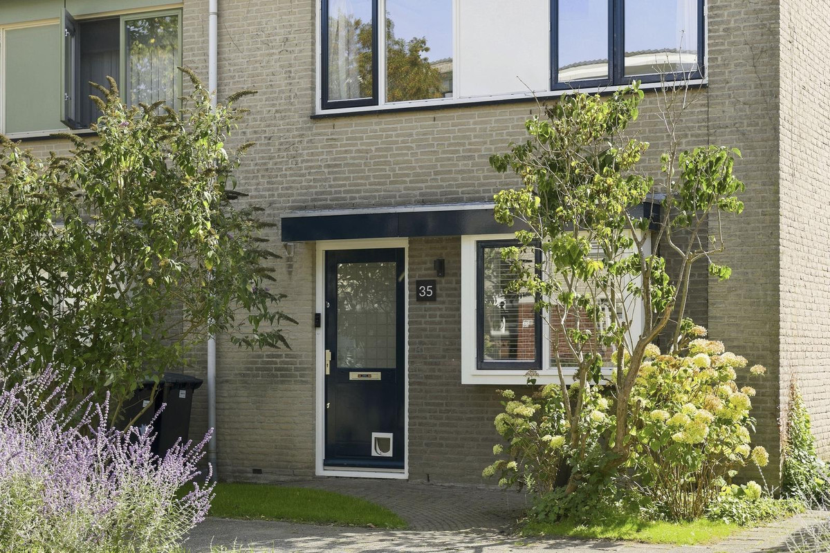 Hoekwoning te koop: Toccatastraat 35, Almere