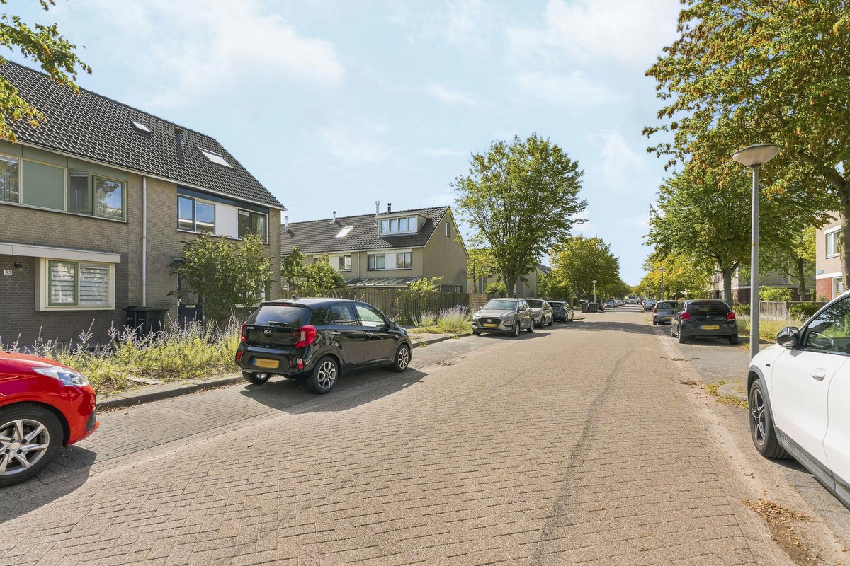 Hoekwoning te koop: Toccatastraat 35, Almere