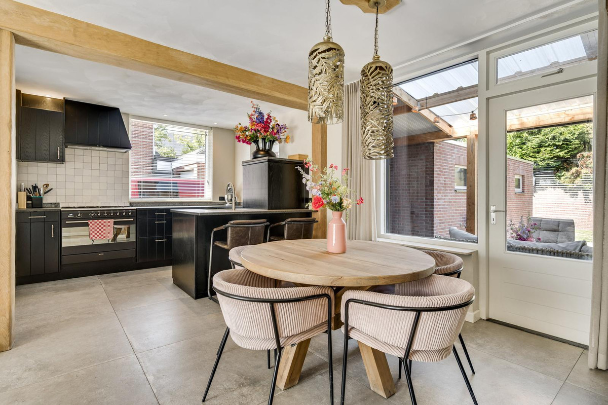 Twee-onder-één-kap te koop: Kloosterstraat 7, Weert
