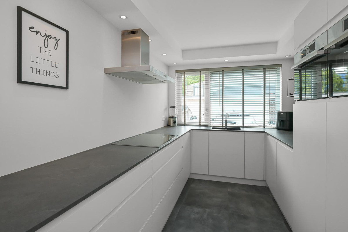 Tussenwoning te koop: Crullen Weer 17, Assendelft