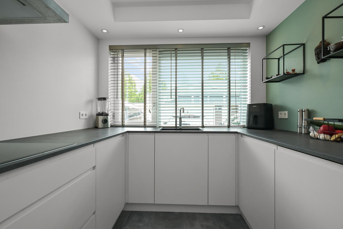Tussenwoning te koop: Crullen Weer 17, Assendelft
