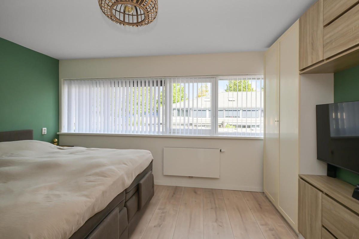Tussenwoning te koop: Crullen Weer 17, Assendelft