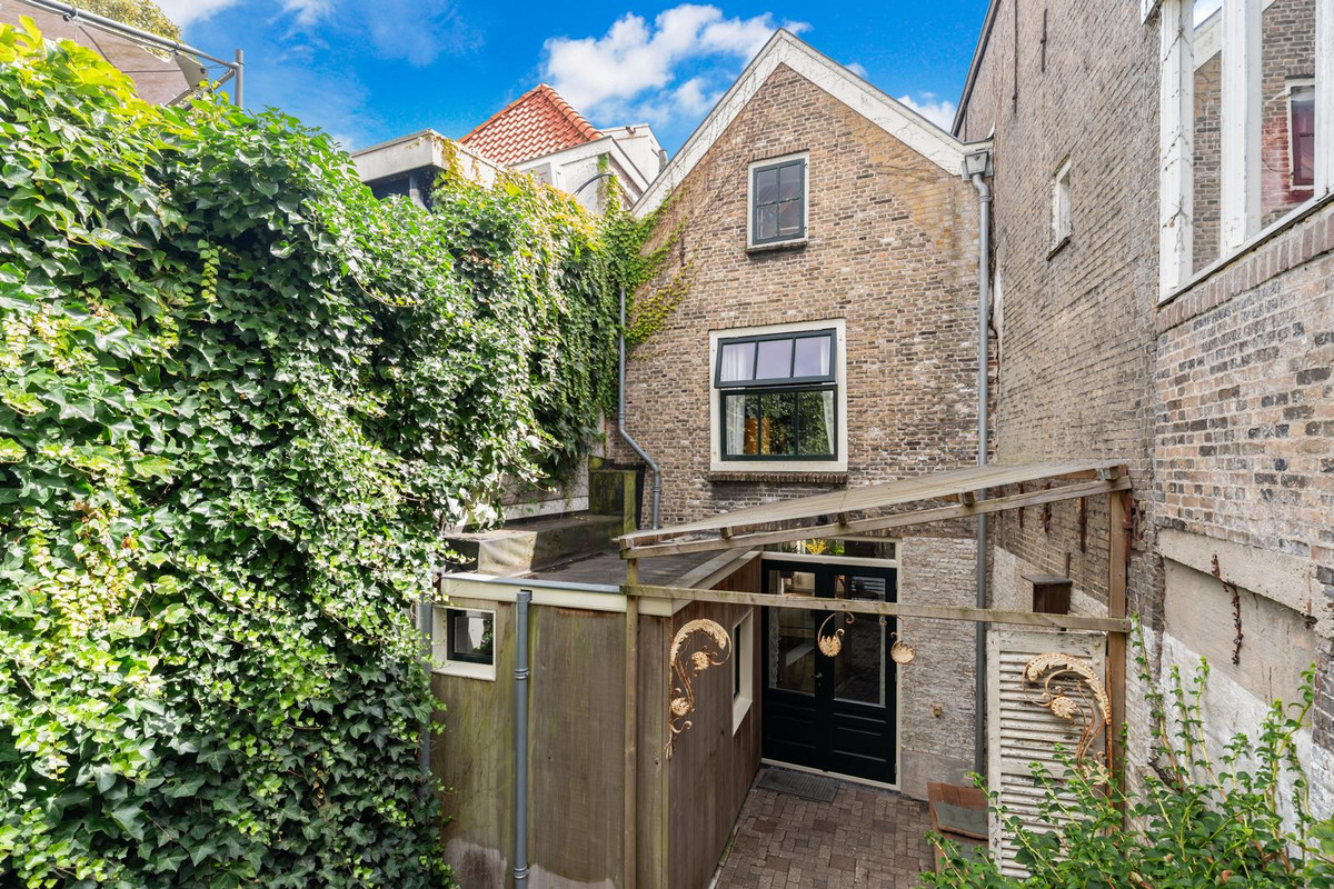Tussenwoning te koop: Vijverstraat 10, Gouda