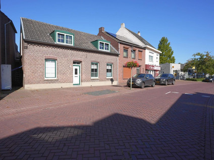 Dorpsstraat 42