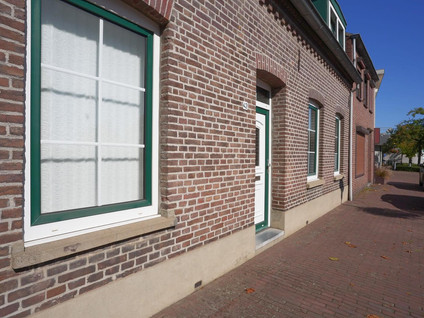 Dorpsstraat 42