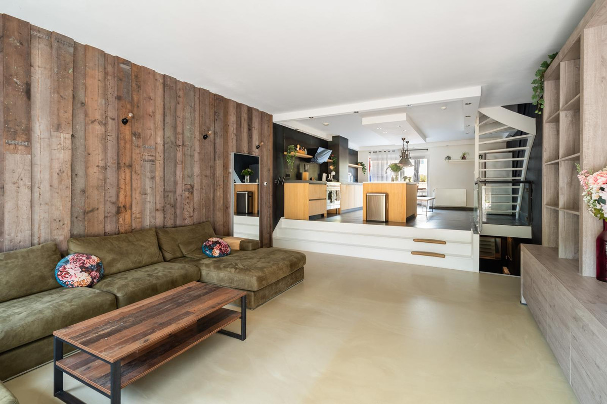 Tussenwoning te koop: Zus Braunstraat 6, Rotterdam