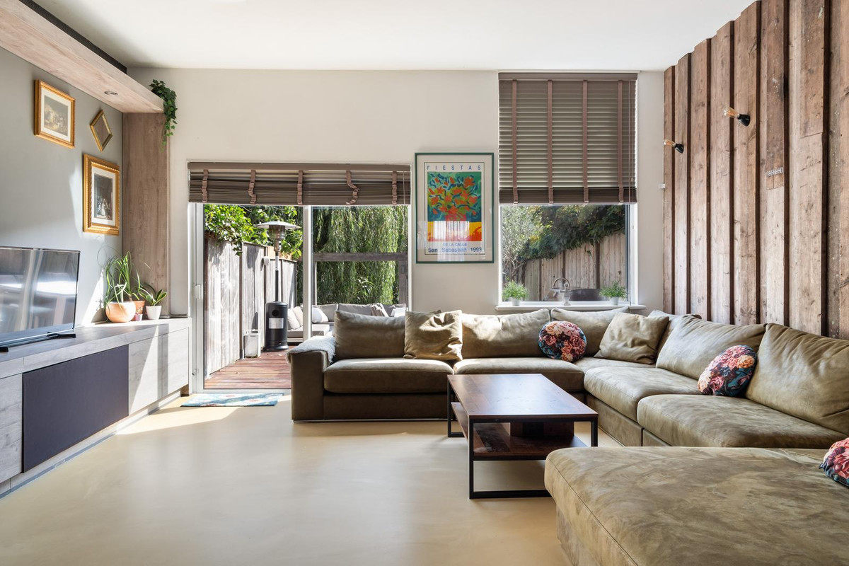 Tussenwoning te koop: Zus Braunstraat 6, Rotterdam