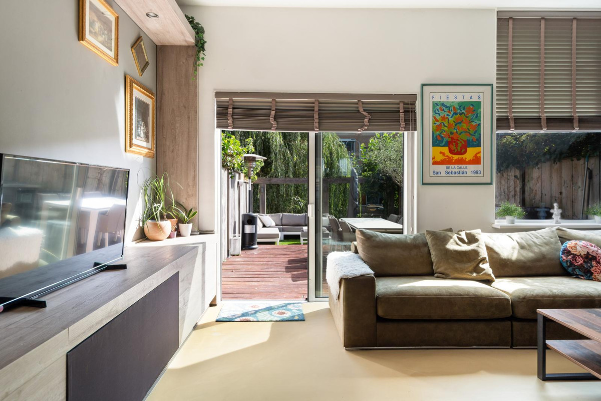 Tussenwoning te koop: Zus Braunstraat 6, Rotterdam
