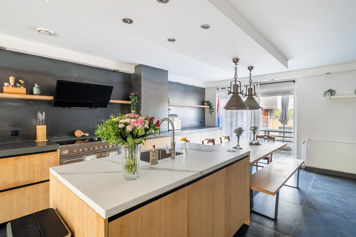 Tussenwoning te koop: Zus Braunstraat 6, Rotterdam