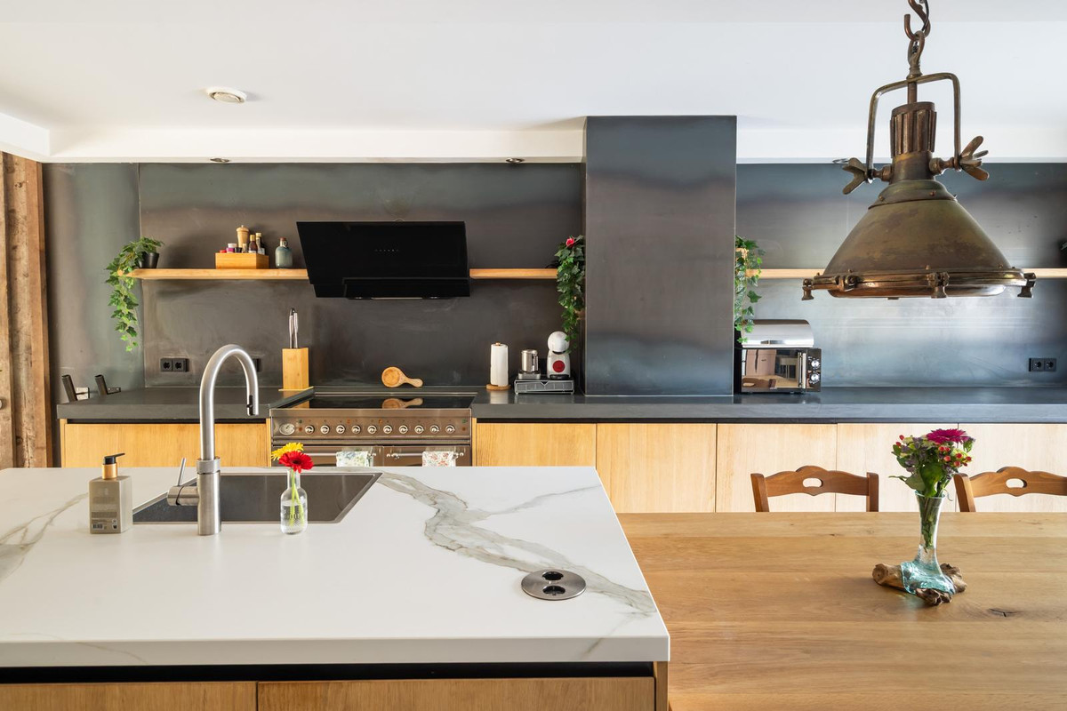 Tussenwoning te koop: Zus Braunstraat 6, Rotterdam