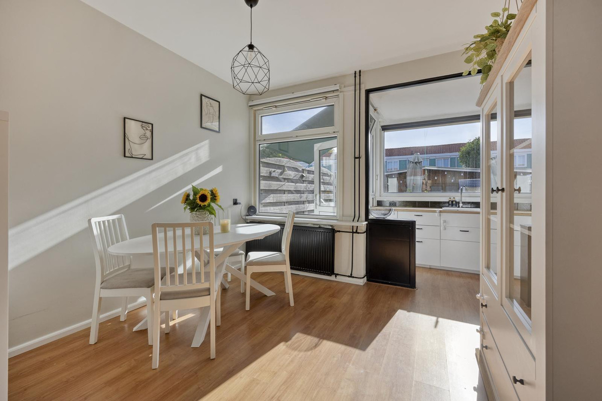 Tussenwoning te koop: Van Speijkstraat 51, Ijmuiden