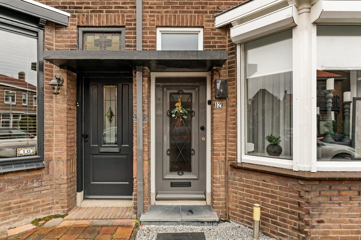 Twee-onder-één-kap te koop: Burgemeester Ypeijstraat 12, Sliedrecht
