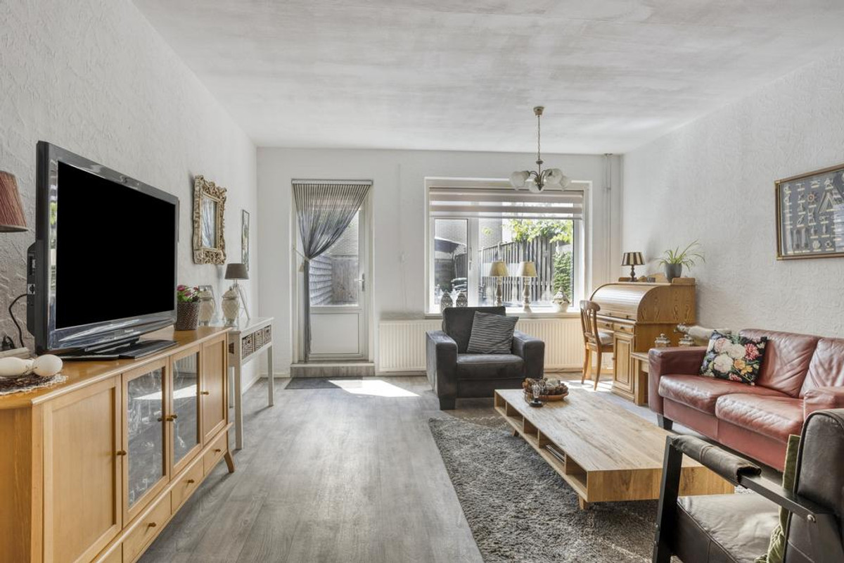 Tussenwoning te koop: Jasmijnlaan 119, Winterswijk