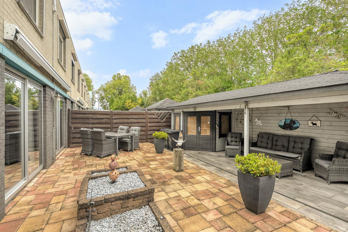 Tussenwoning te koop: Finnjolstraat 18, Rotterdam