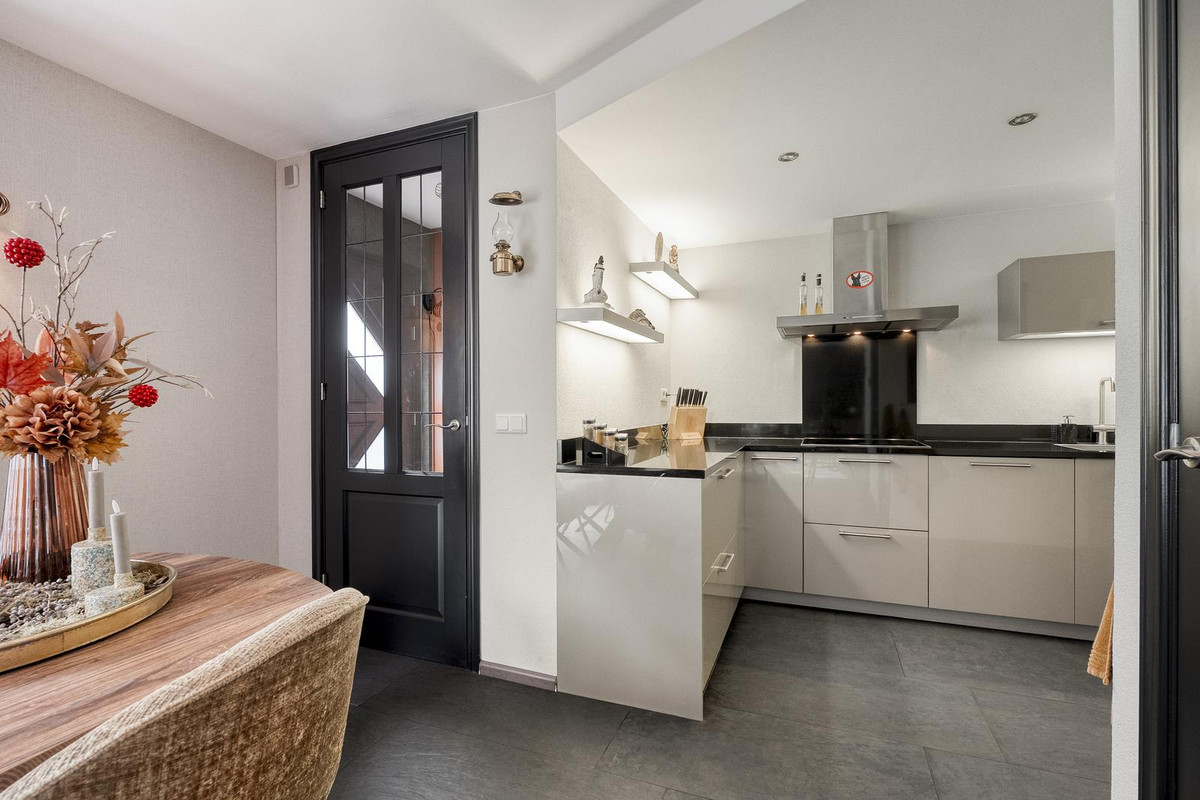 Tussenwoning te koop: Finnjolstraat 18, Rotterdam